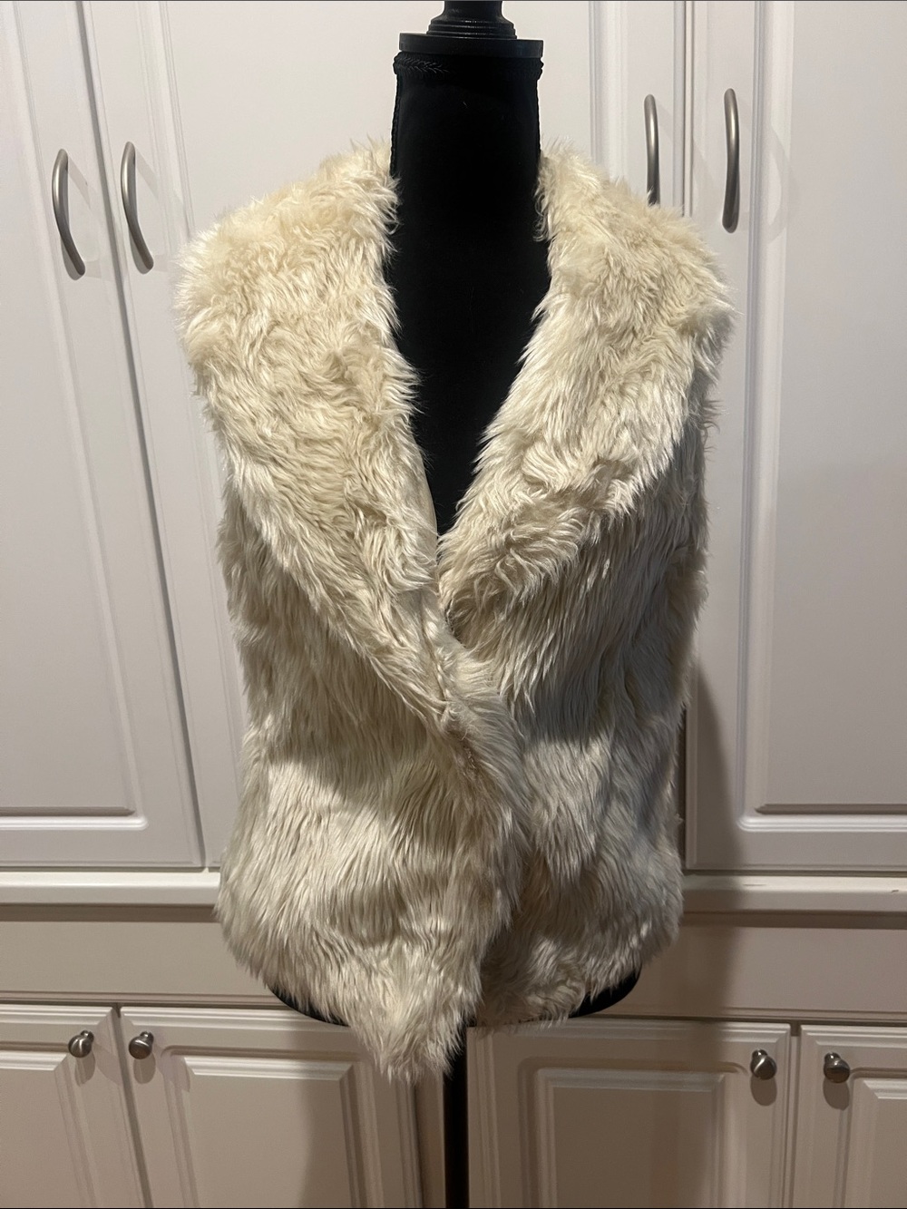 Forever 21 Cream Faux Fur Vest